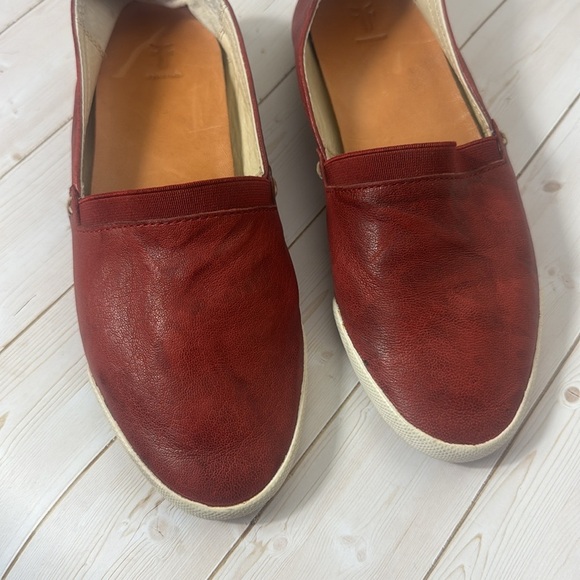 Frye Melanie Slip On Leathers Flats Loafers Red Women’s Size 6 - Picture 4 of 7
